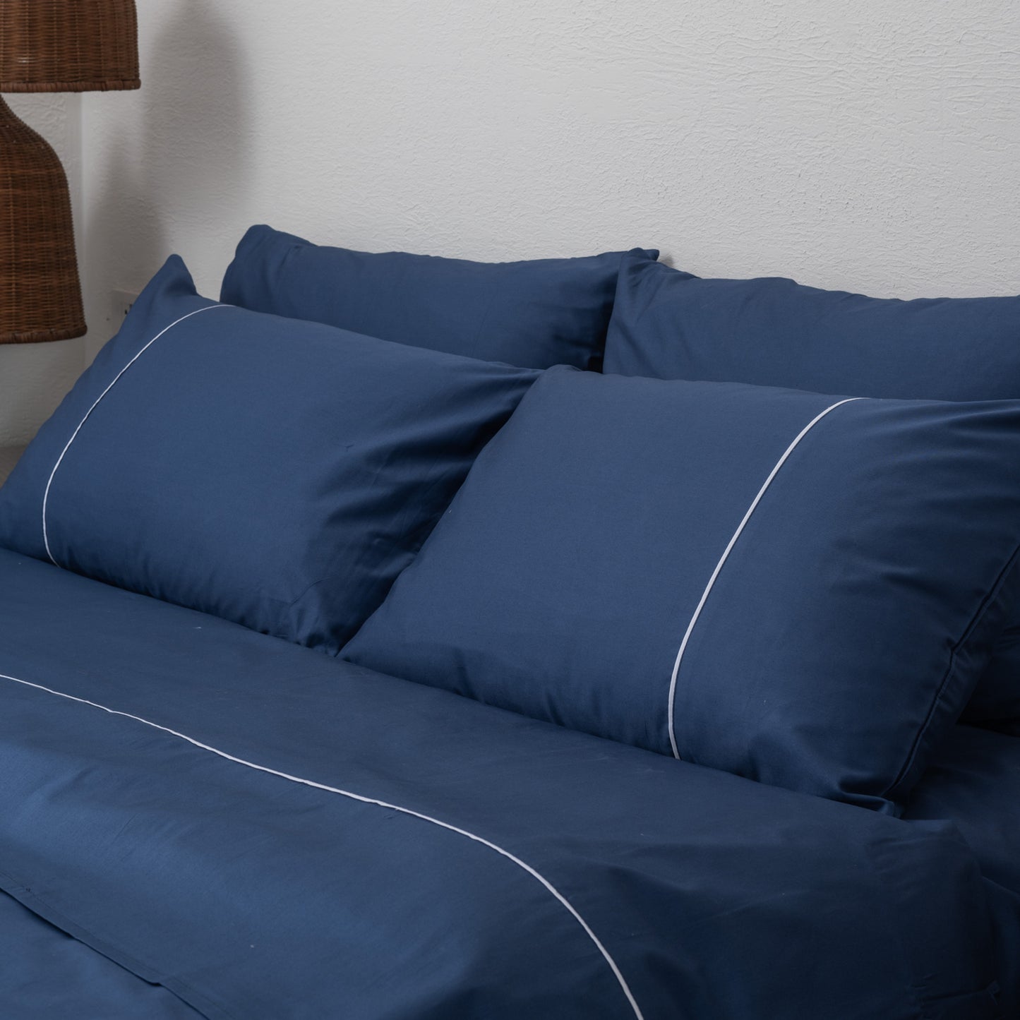 lines*navy blue*