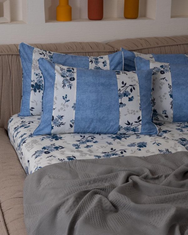 Engraved fitted sheet*baby blue*