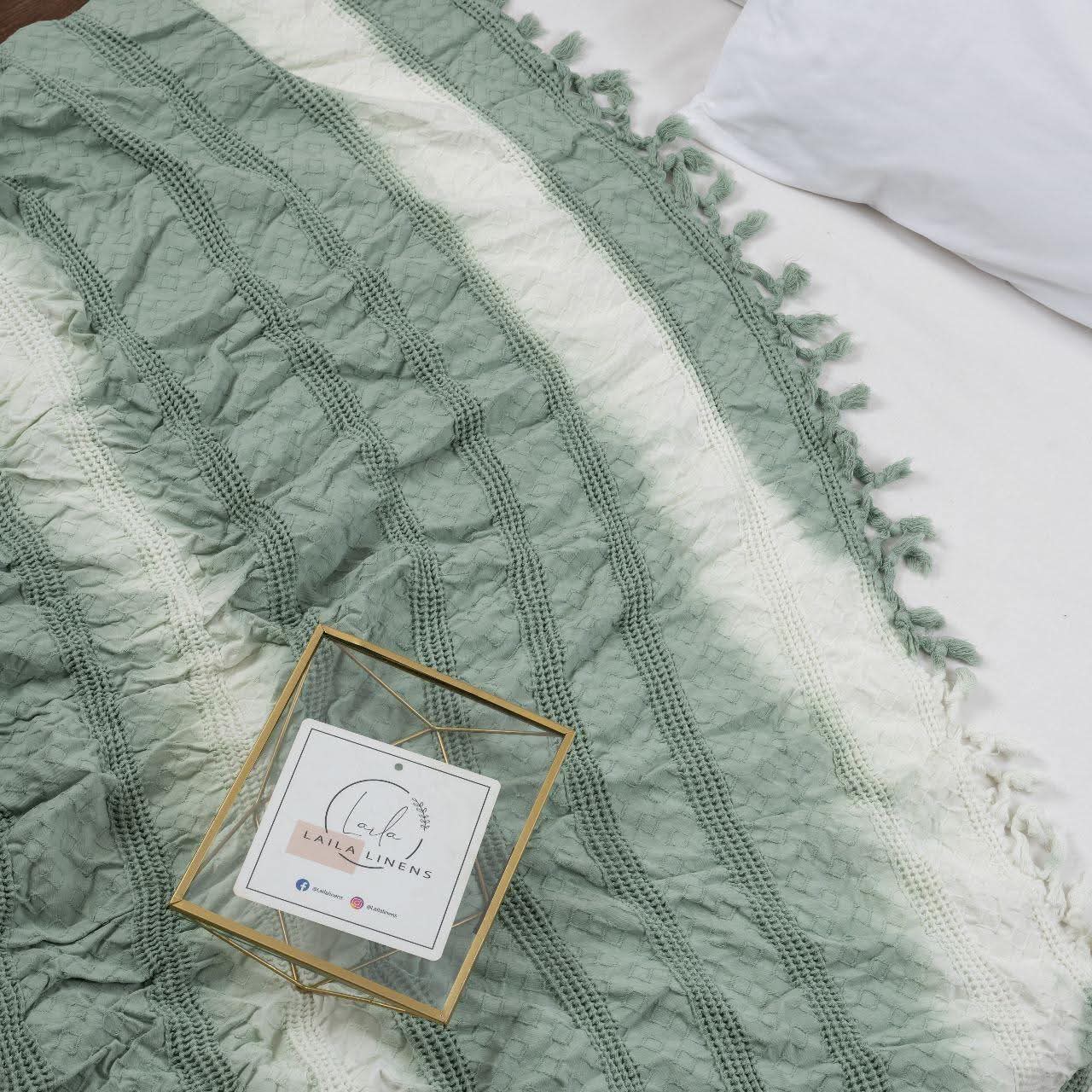 Anas coverlet *mint grean /white*